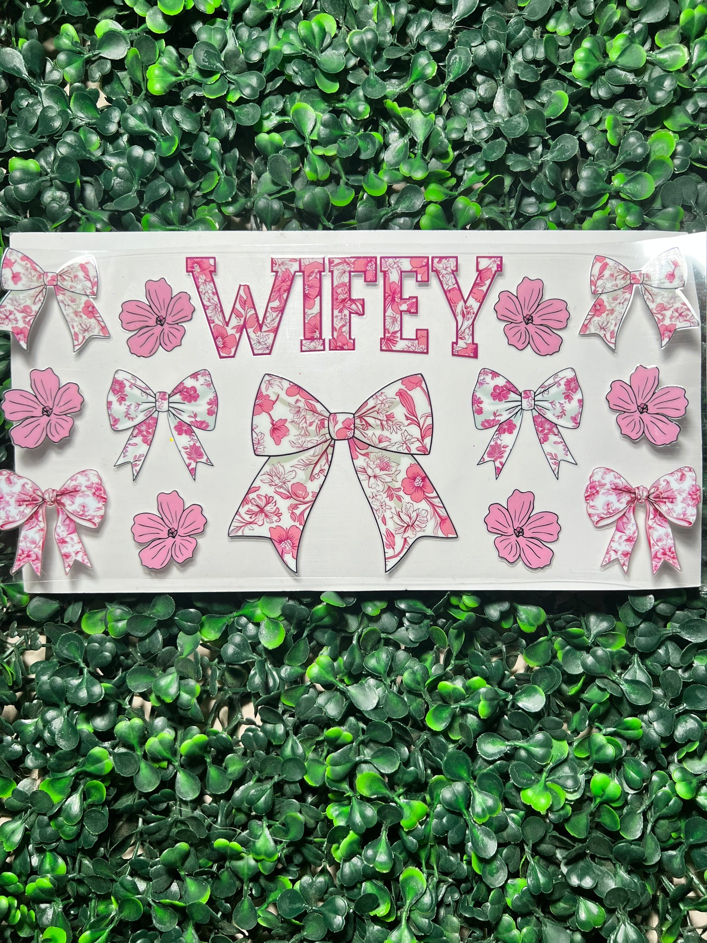 Wifey pink flowers and bows
