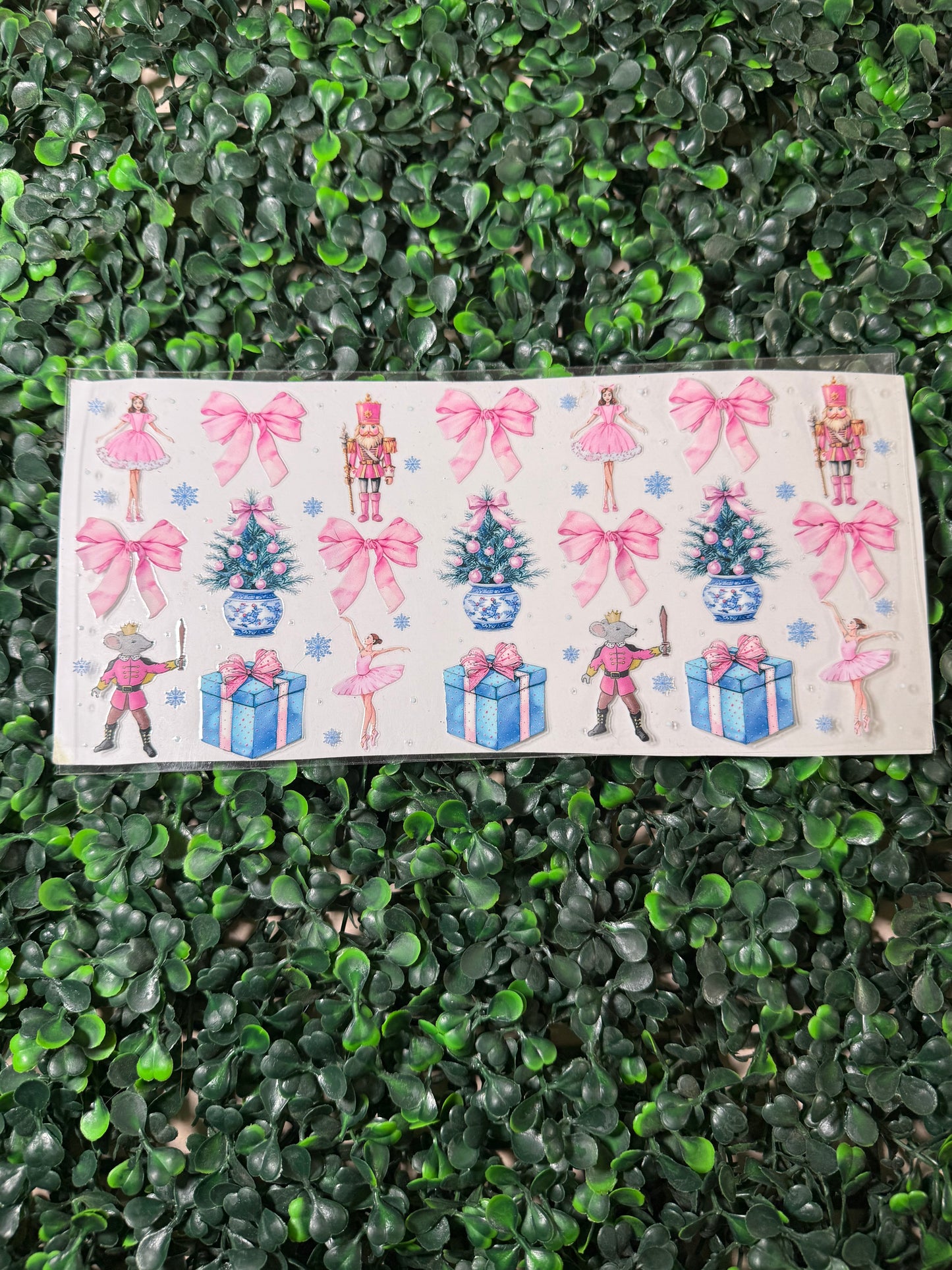 Nut cracker pink bows