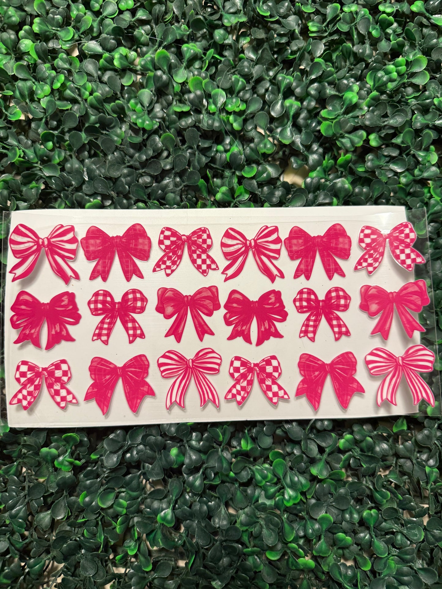 Pink checker and strip bows