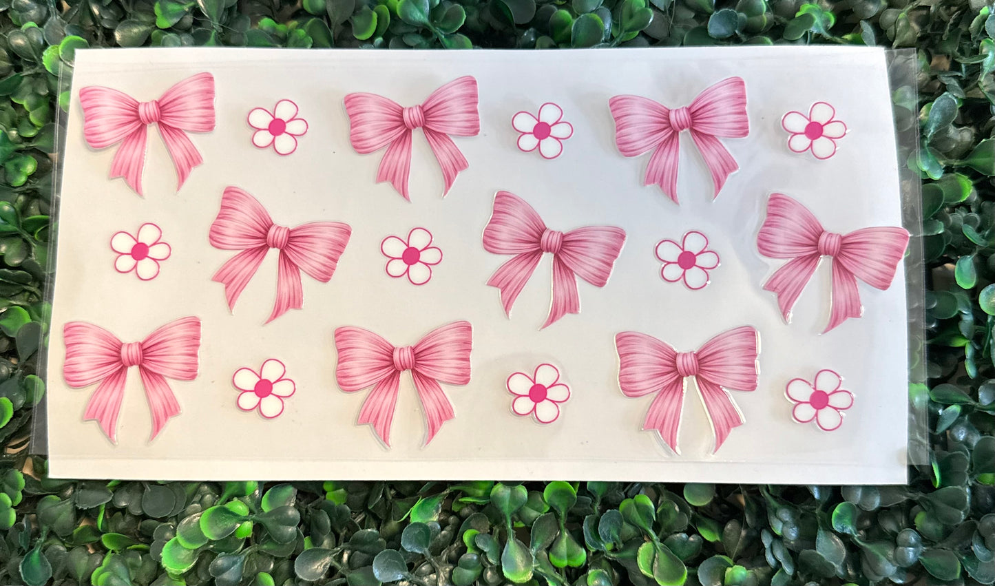 Pink bows and daisies