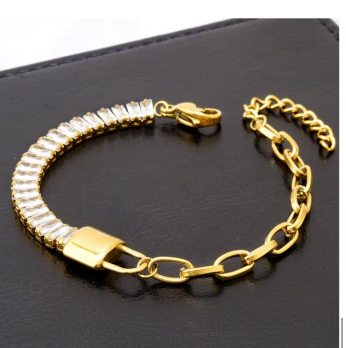 The Golden Baguettes Bar Bracelet